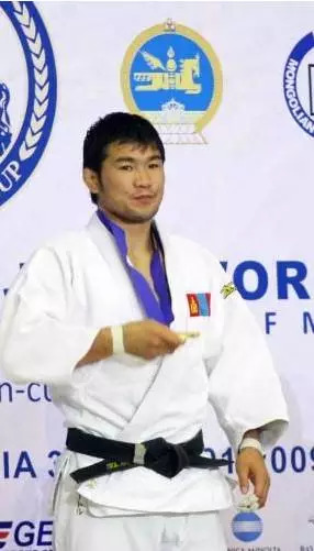 蒙古摔跤有多猛,蒙古摔跤的真实视频