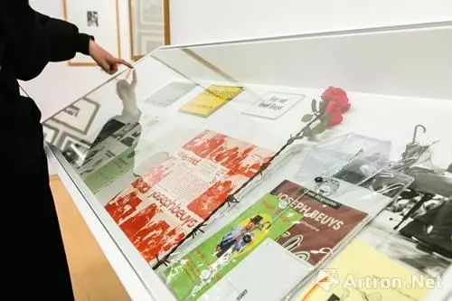 白南准与博伊斯,白南准向博伊斯致敬