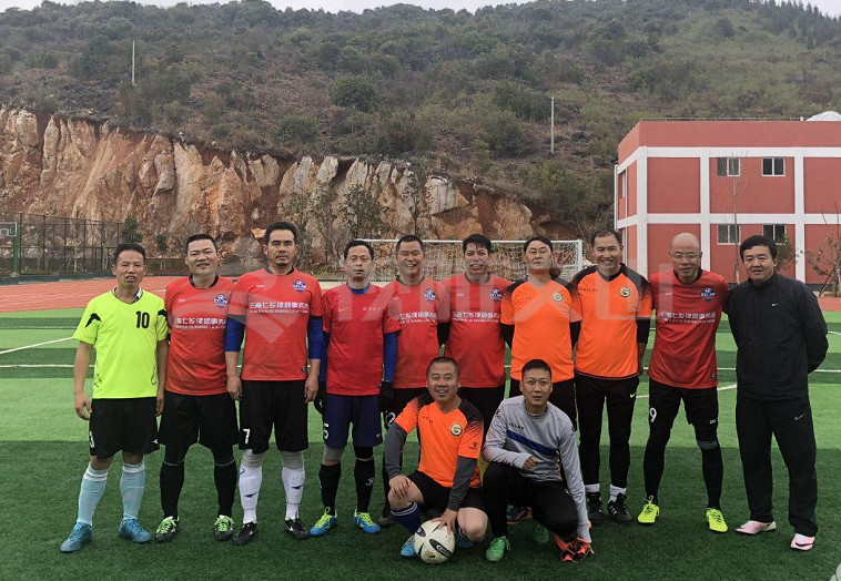 “希望能膼到60岁”——文山这群老倌执着追梦足球场