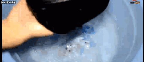 拧干衣服的正确方法,最快拧干衣服的办法