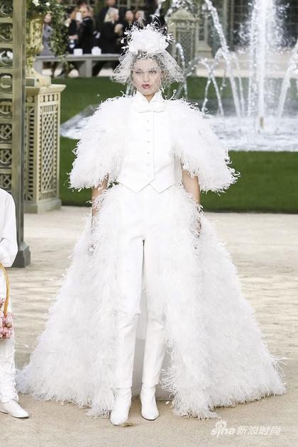 如何受邀参加香奈儿时装秀,怎么参加香奈儿的活动