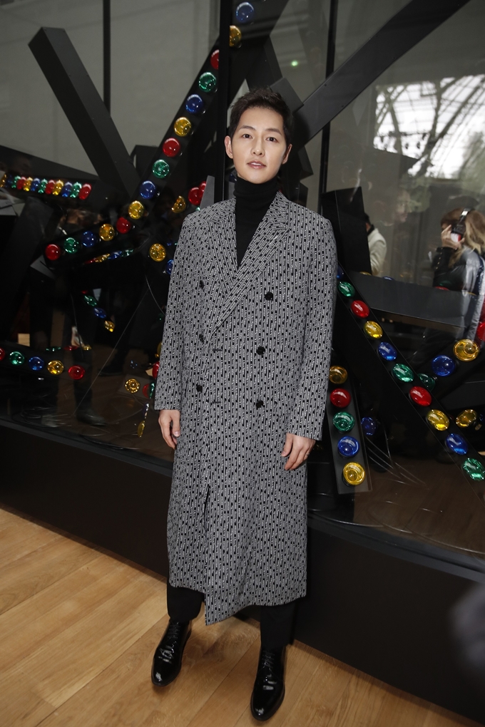 宋仲基出席迪奥活动,宋仲基亮相戛纳图文