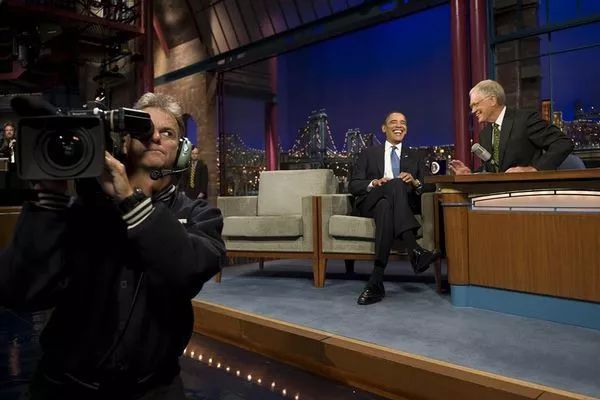 你不开心啊？看脱口秀啊