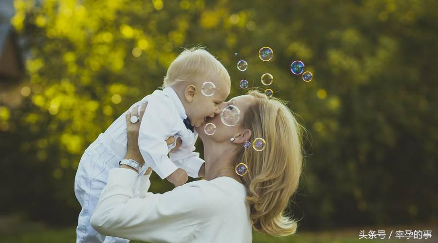 产后妈妈常犯的十个误区,有多少妈妈哺乳姿势不正确