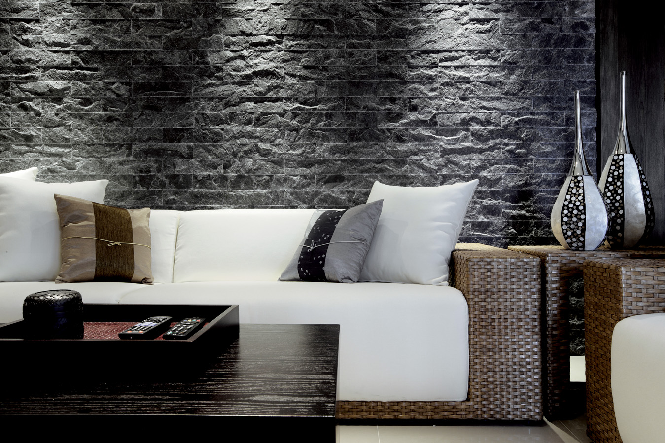 总是吹嘘自己刚装修只花了4万块朋友调侃说出租房都比我家好看