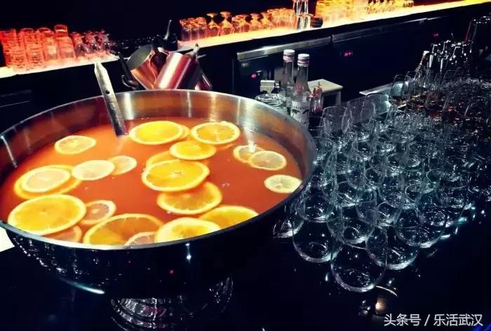 去酒吧点鸡尾酒推荐,去酒吧什么鸡尾酒好喝