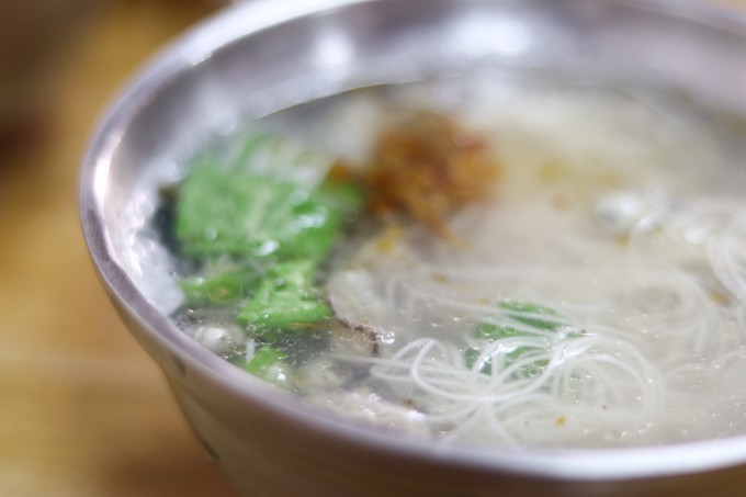 关上灯才意识到是黑夜,关上灯才知道它的魔力