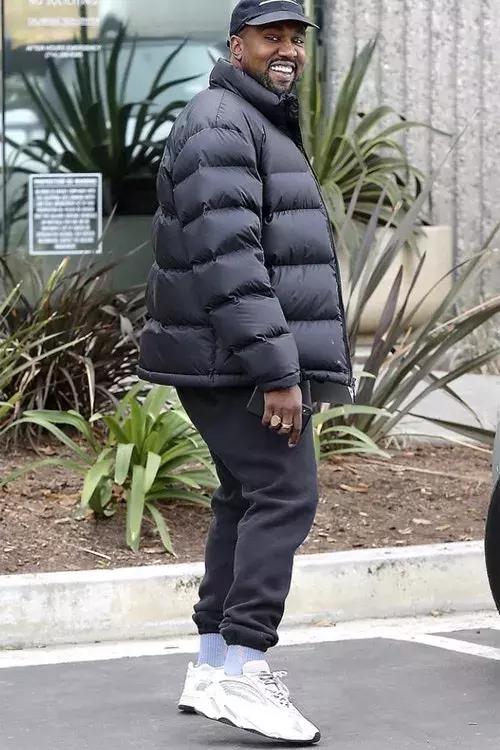 耐克大战侃爷领衔的阿迪，老爹鞋你选哪一双？