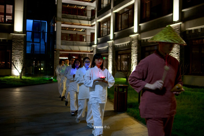 骞夸笢鍝噷鍙互绂呬慨浣忓,宀崡绂呬慨閰掑簵鍥剧墖