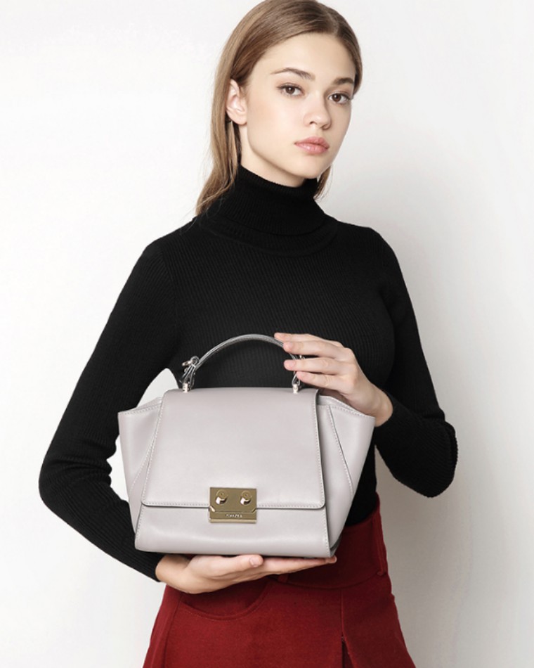 第一次拜年见男方家长穿什么,新年穿衣见家长怎么穿