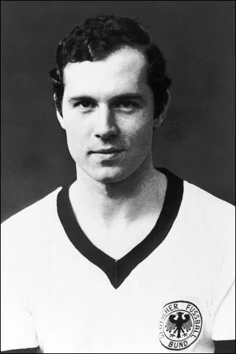 世界足球前十大球星排名,德国最有名足球球星十大排名