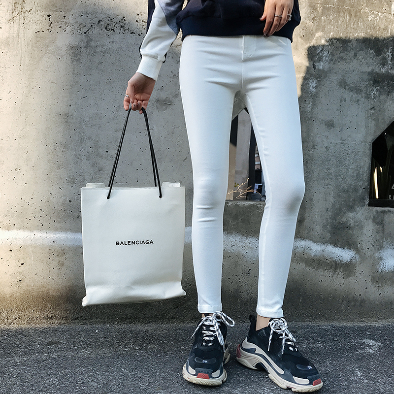 小脚裤怎么搭配衣服才好看秋冬,小脚裤怎么搭配好看冬季