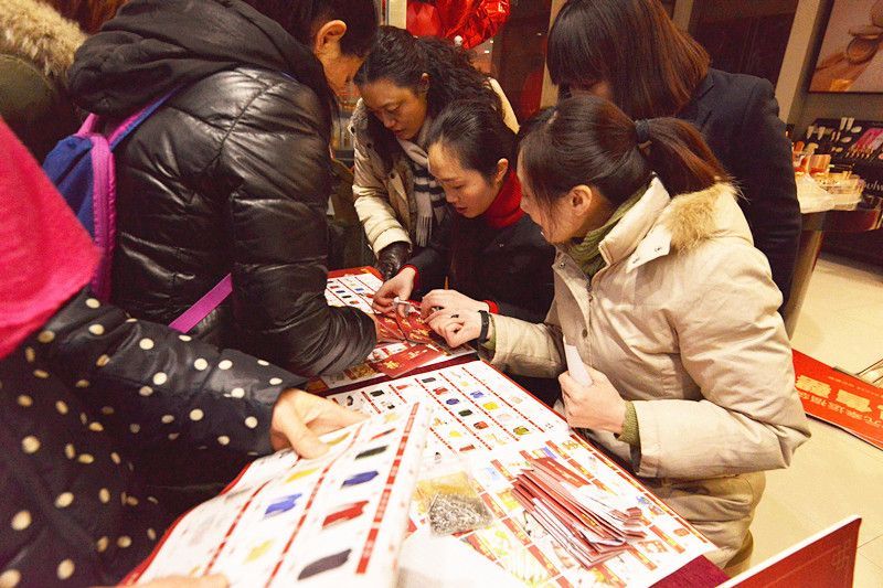 重庆卖场开年福袋大战,世纪新都周六发售拔得头筹