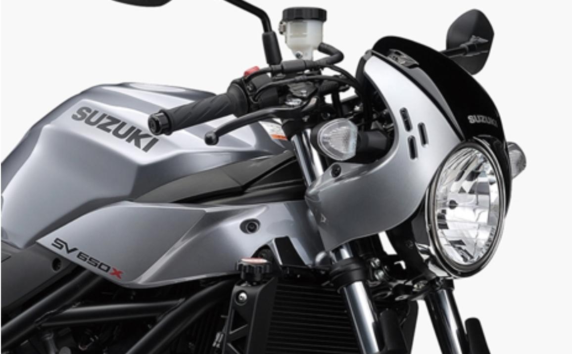 新古典派摩托车铃木SV650X