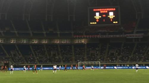 记者采访阿兰,欧洲杯女记者阿兰