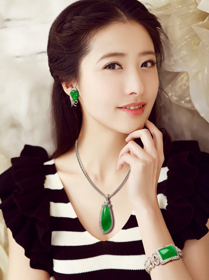 夏季选翡翠有妙招，看完真假，题材也不能落！