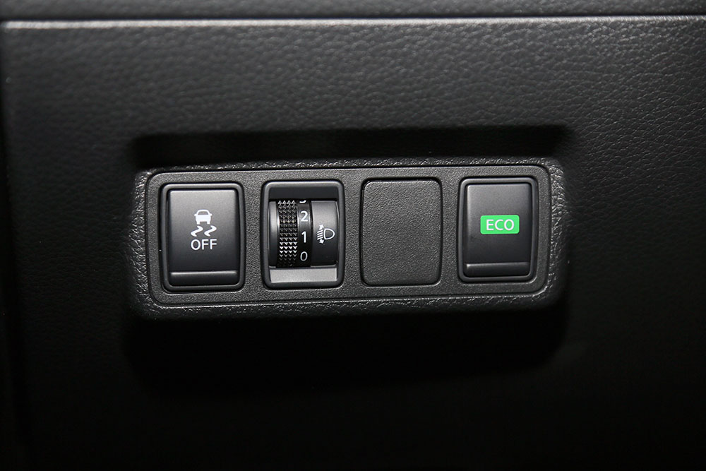 大飙车日产骐达试驾视频,东风日产骐达试车