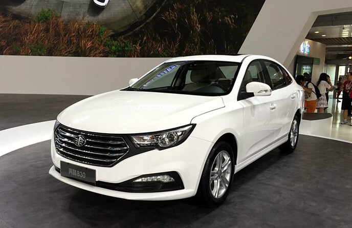 为啥买一汽奔腾B30槽点优点大揭秘