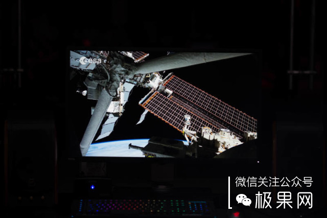 瓒呭ぇ灞忕數鑴戞樉绀哄櫒,瓒呭ぇ灞忔樉绀哄櫒