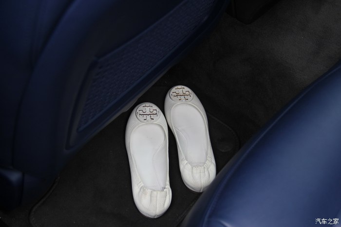 女车主提车兰博基尼,美女提车玛莎拉蒂