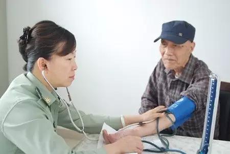 耳鸣嗡嗡响与高血压有关么,高血压耳鸣脑袋嗡嗡响吃什么药