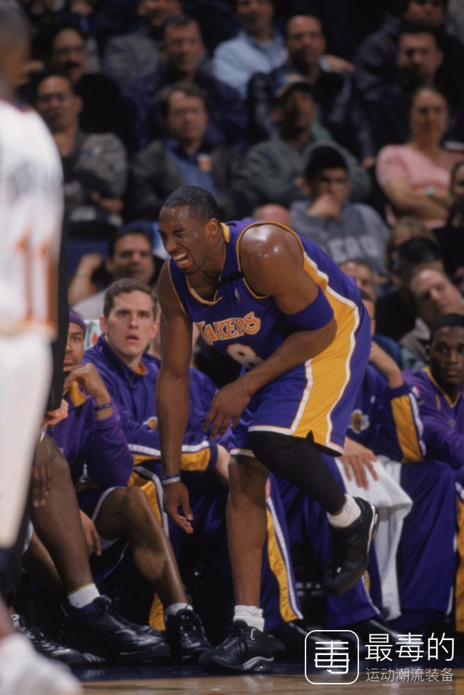科比生涯球衣回顾,科比生涯最后一战球鞋