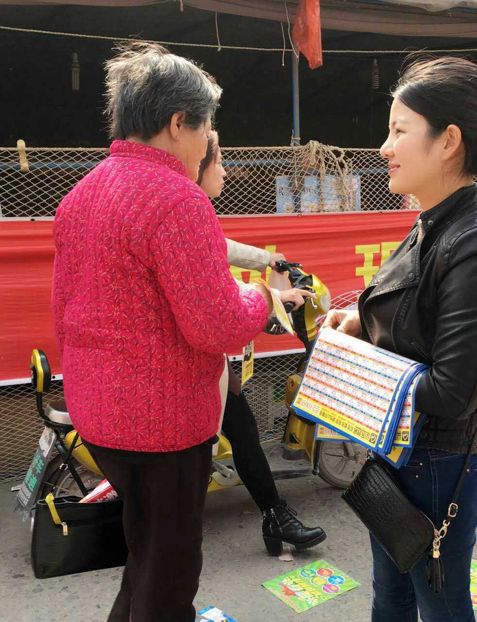 人物志|鲁房东平区域李华:踮起脚尖,就更靠近阳光