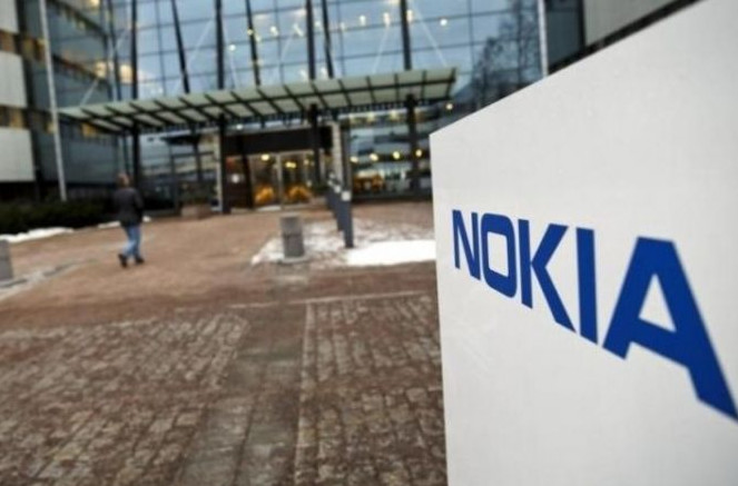 头条诉百度不正当竞争；腾讯携苏宁京东融创入股万达商业；iPhoneX产量目标下调致苹果市值缩水|雷锋早报