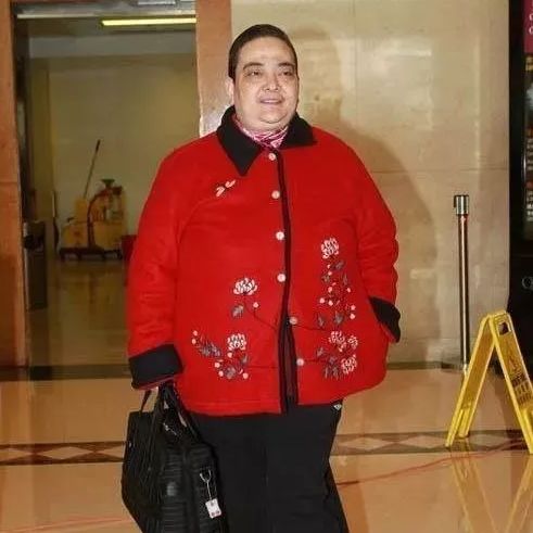 争宠*爱夺**抢家产，一门四房十七子的赌王一家堪比后宫甄嬛传！