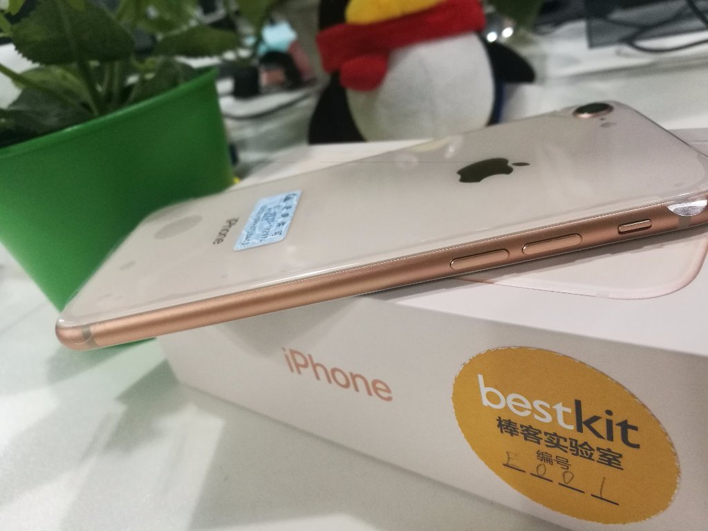 iPhone8真实详细测评，这会是乔布斯喜欢的iPhone？