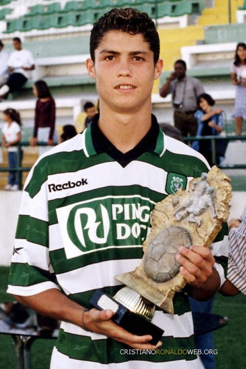 罗纳尔多3次世界杯2次冠军,33岁罗纳尔多进球