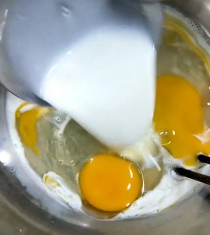 如何用两个蛋做出好吃的,怎么用两个蛋做出美食