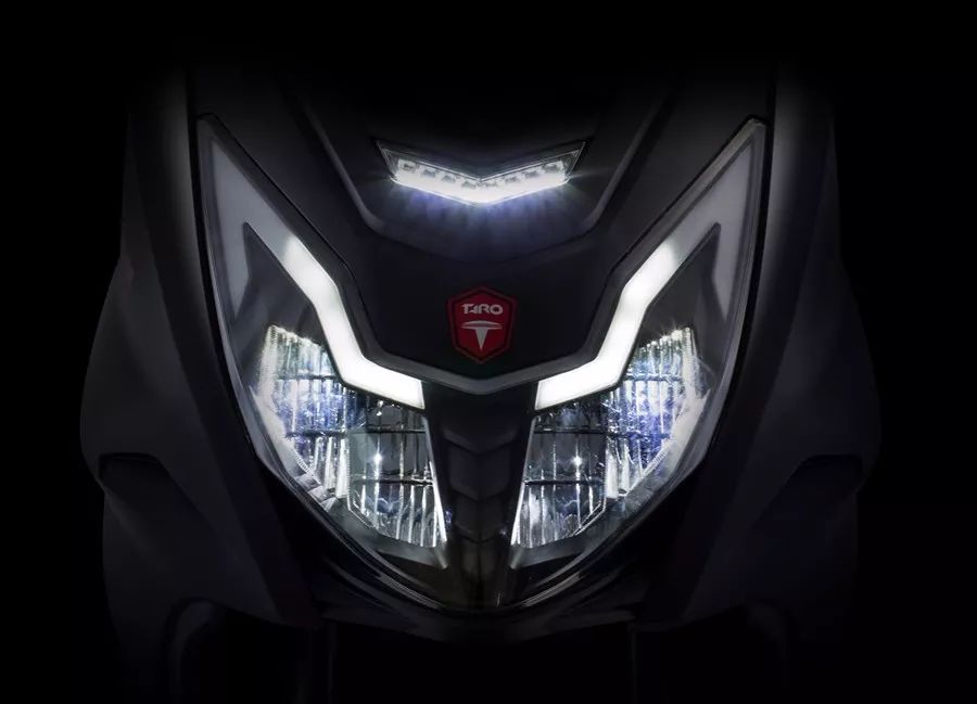 时尚踏板摩托车,踏板摩托车黑色时尚