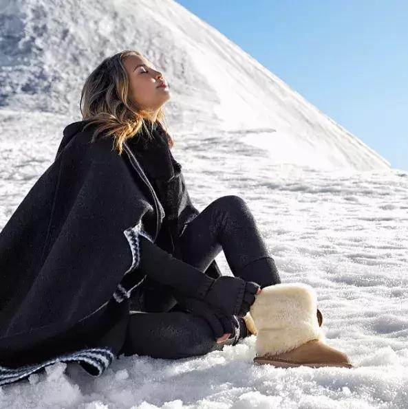 硬底不会塌的雪地靴推荐,今年流行的雪地靴测评推荐