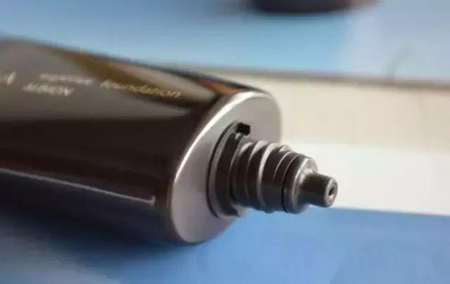 今年最火不脱妆粉底液第一名,2020最火干皮粉底排名