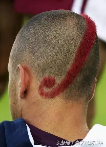 盘点足球运动员的奇葩发型,洗剪吹加个造型