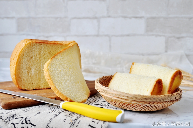 怎样用面包机做出细腻松软的面包,如何用面包机做松软又好吃的面包