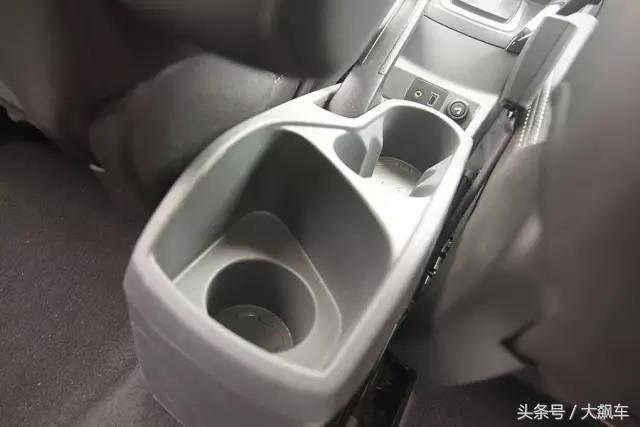 蜡烛灯+糟糕双离合,翼搏简直是廉价货里的“廉价机”!