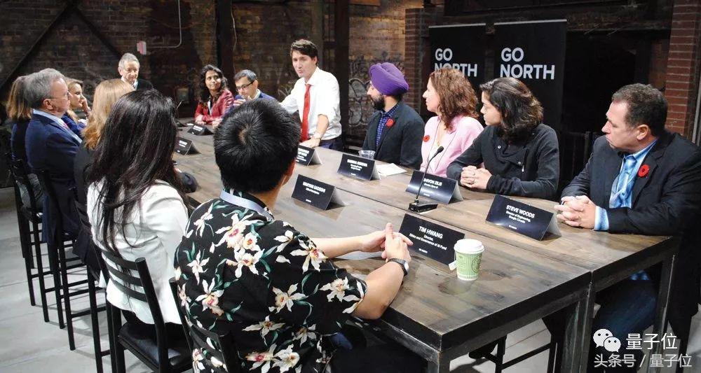 hinton经历,hinton40分钟的完整演讲