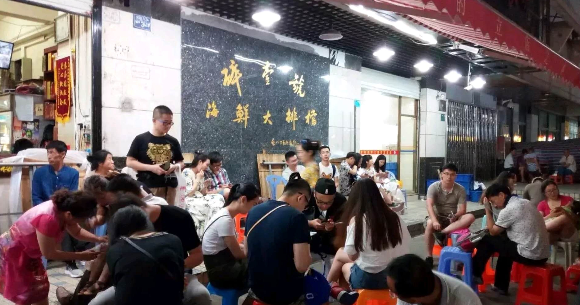 哄女朋友的旅游攻略,哄女友开心的要点