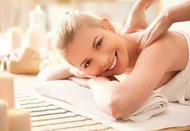 脸皮肤干燥起皮红怎么办,脸上皮肤干燥起皮屑用什么护肤品