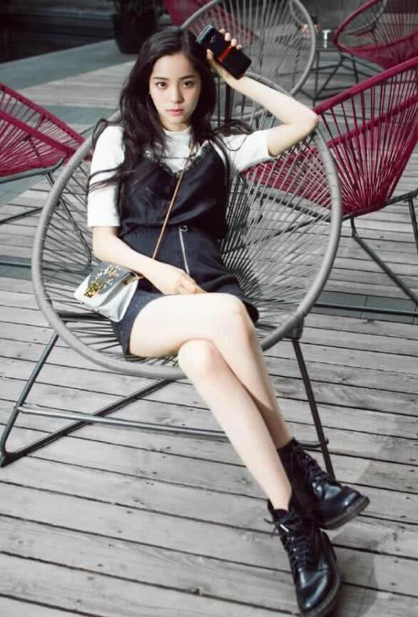 欧阳娜娜与关晓彤同台,欧阳娜娜与关晓彤