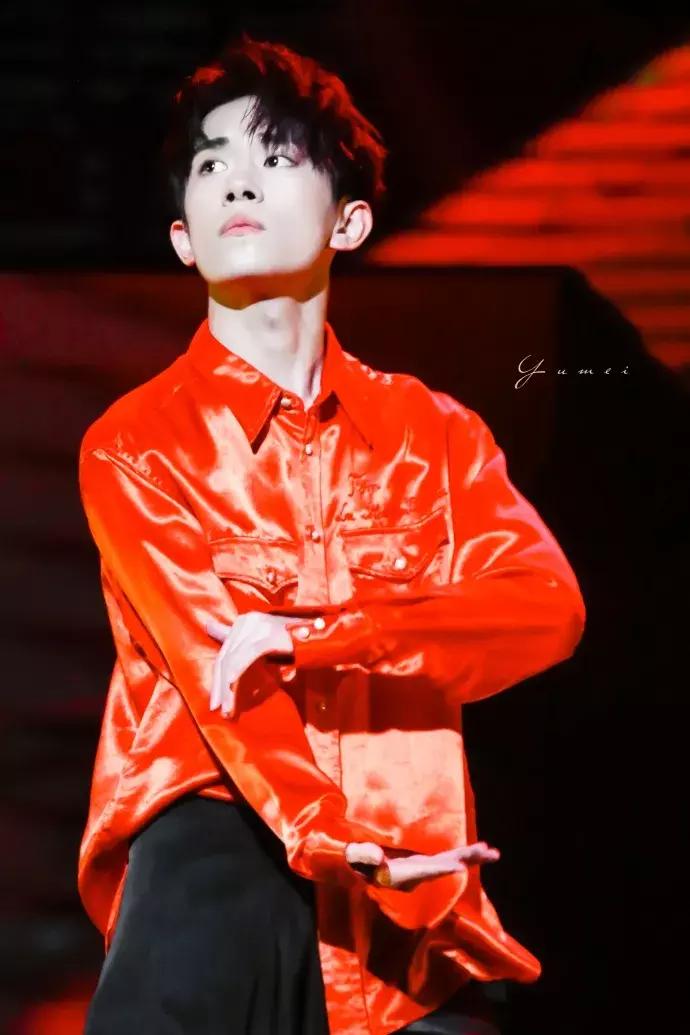 魔法城堡tfboys易烊千玺solo,易烊千玺个人舞台solo舞蹈