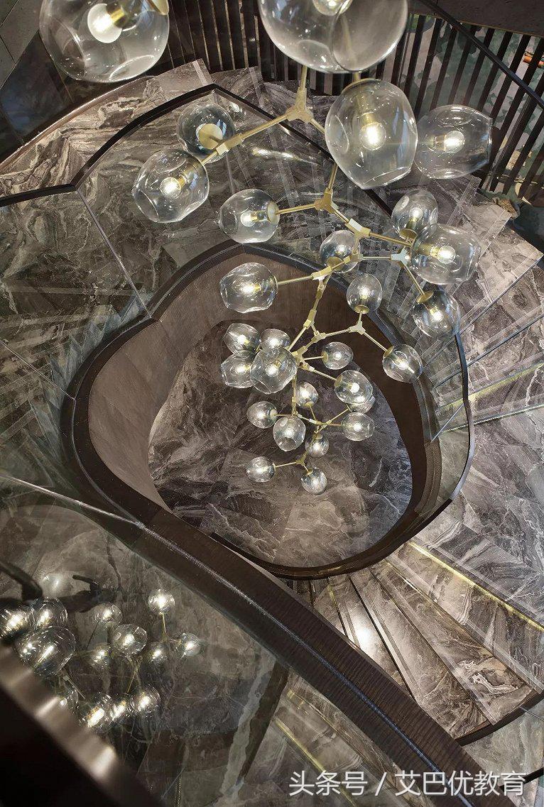 重庆1.8亿打造的亚洲顶级悬崖会所，你怎么看？