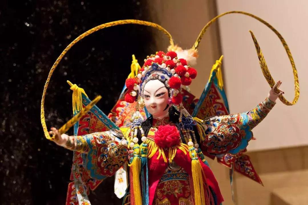 铅丝为骨骼,绢纱为肌肤,他用40年时间做出了最美“芭比娃娃”!