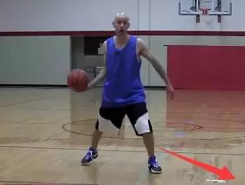 哈登迷踪步,篮球哈登欧洲步过人教学