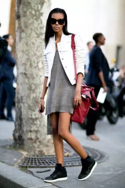 nike价值30万的鞋,nike一共赚了多少钱