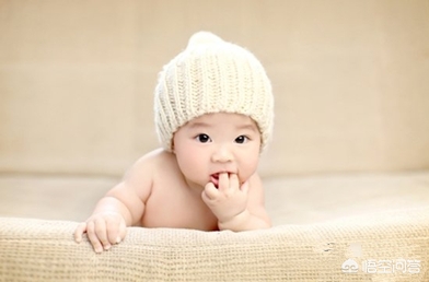 宝宝睡觉一直吃手指哭,不让宝宝吃手就哭怎么办