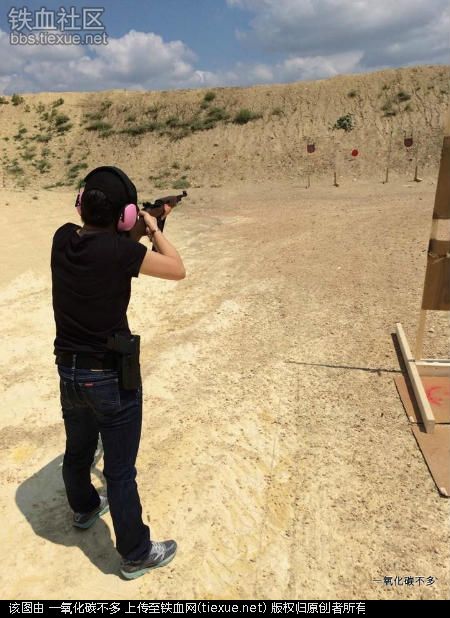 26岁女汉子苦练20年武功越战越勇,女汉子练枪视频