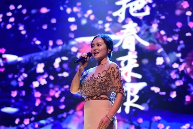 慰问演出感动,慰问演出现场震撼